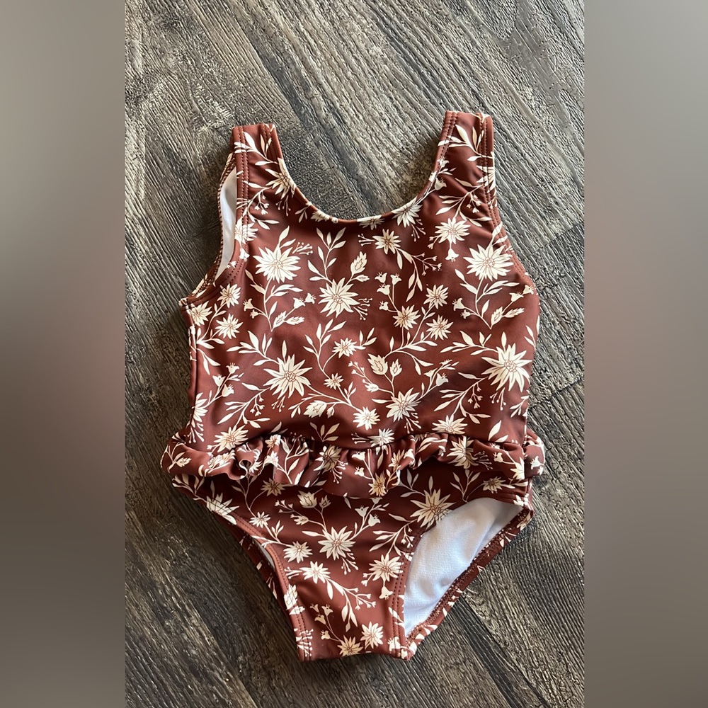 Rylee & Cru swim